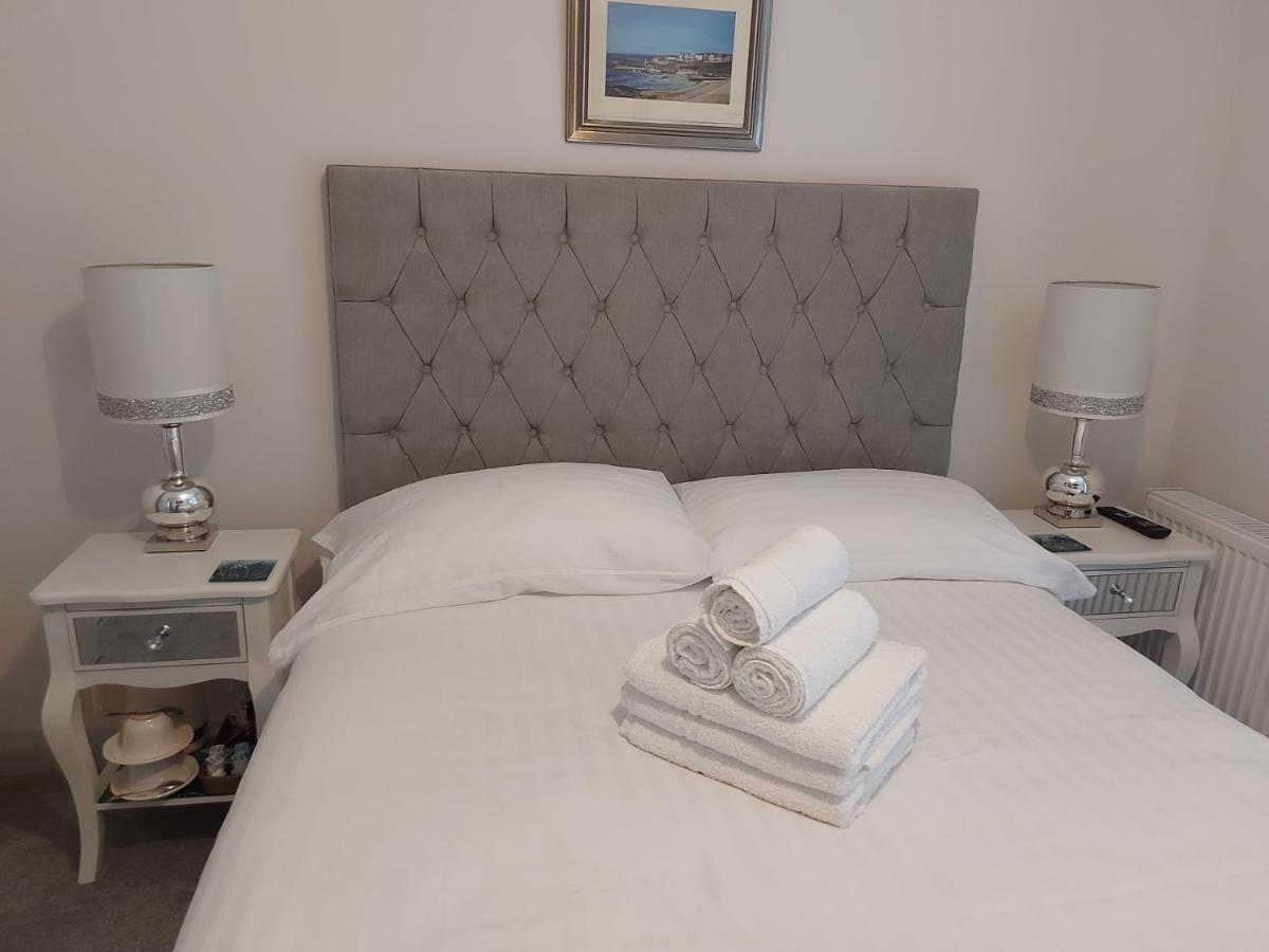 Bed and Breakfast Ayala Портстьюарт Экстерьер фото